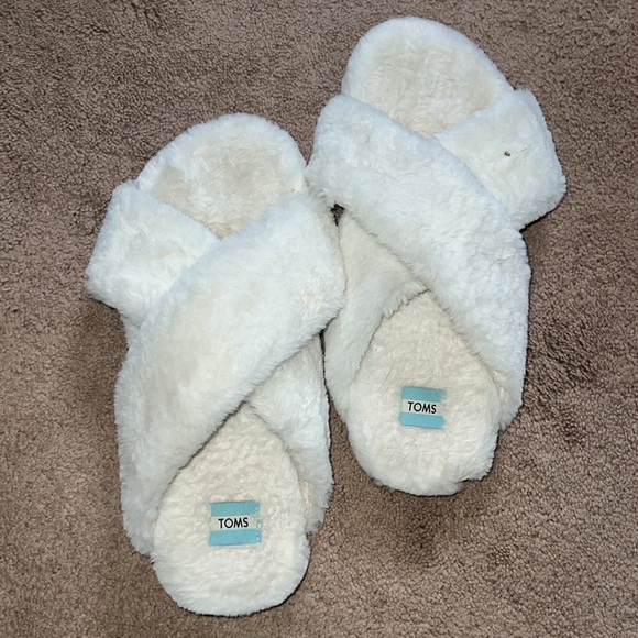 Toms Slippers - Picture 2 of 4